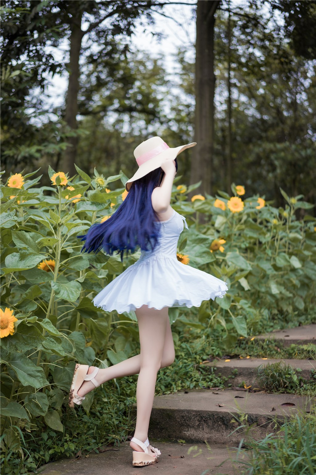 黑料网心得:粉丝狂热应援现场是否涉嫌扰乱公共秩序?,intersection黑料